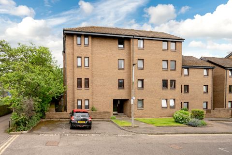 12/6 Boat Green, Canonmills, Edinburgh EH3