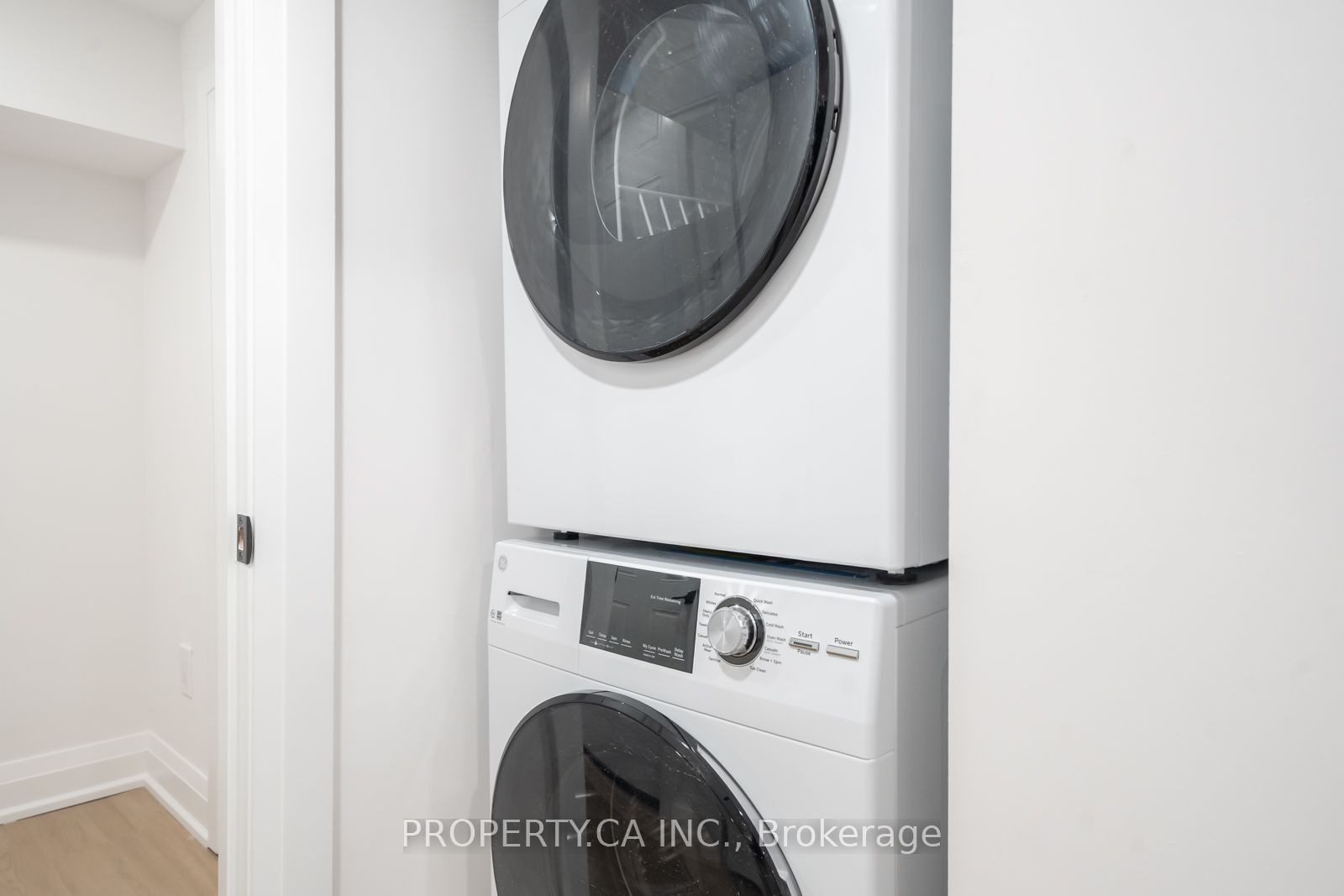 Lower-344 Highfield Road, Toronto, ON, M4L 2V5 photo 2