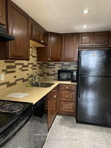 Additional image 2 of 1012-115 Hillcrest Avenue, Mississauga, ON, L5B 3Y9