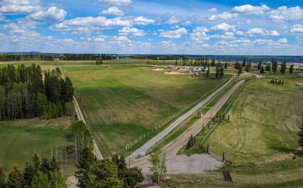 10-33139 Range Road 55 , Rural Mountain View County, AB, T0M 1X0 photo 2