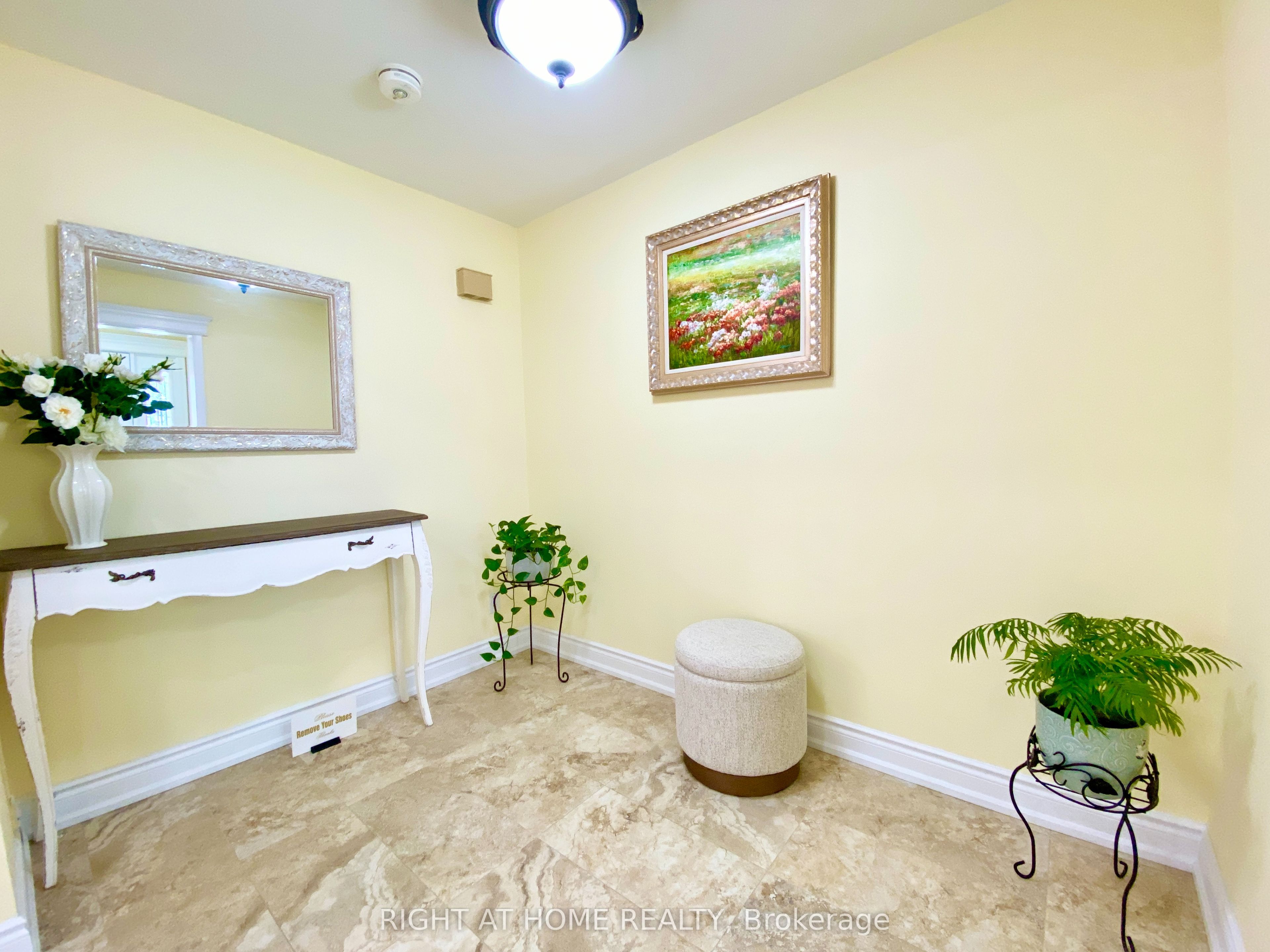 Additional image 4 of 876 Hollowtree Crescent, Mississauga, ON, L4Y 2V2