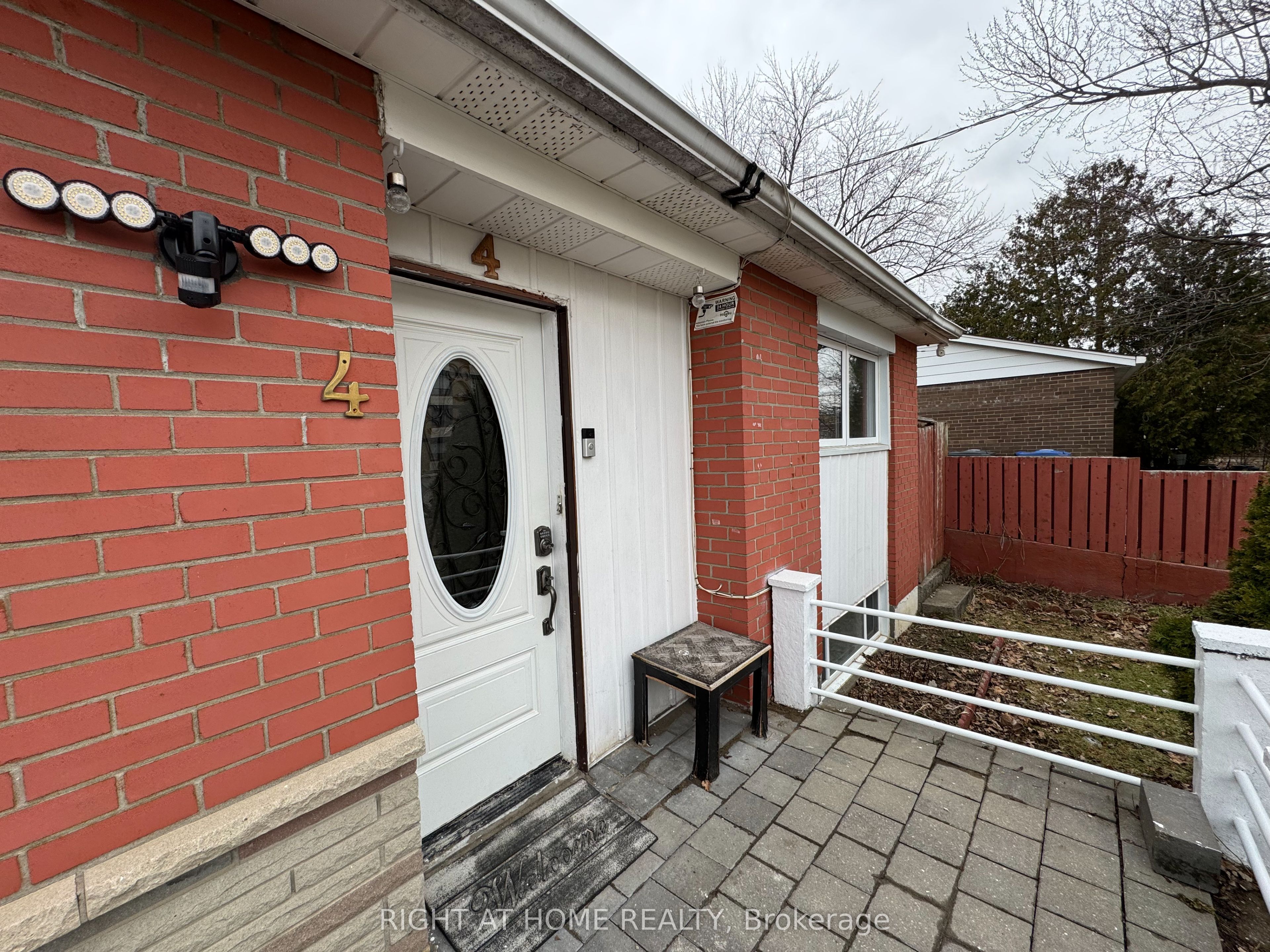 4 Leslie Street, Brampton, ON, L6X 2J4 photo 2