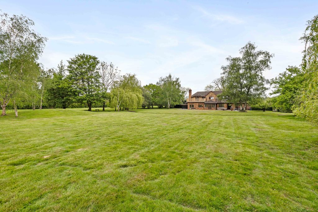 Additional image 31 of 5 bed detached house for saleRef: Gk - Lodge Lane, Redhill RH1