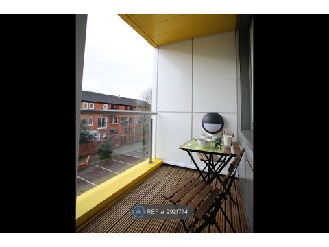 High St, Manchester M4