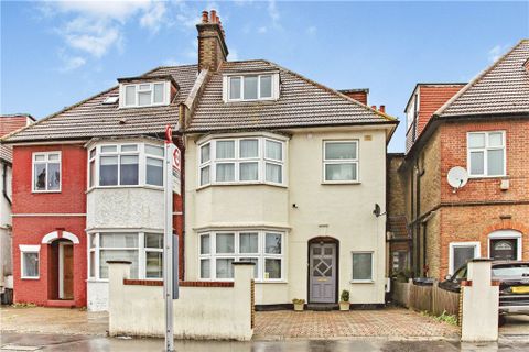 Norbury Crescent, London SW16