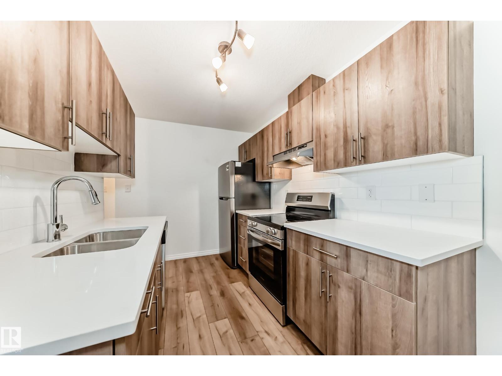305-6208 180 Street NW, Edmonton, AB, T5T2T2