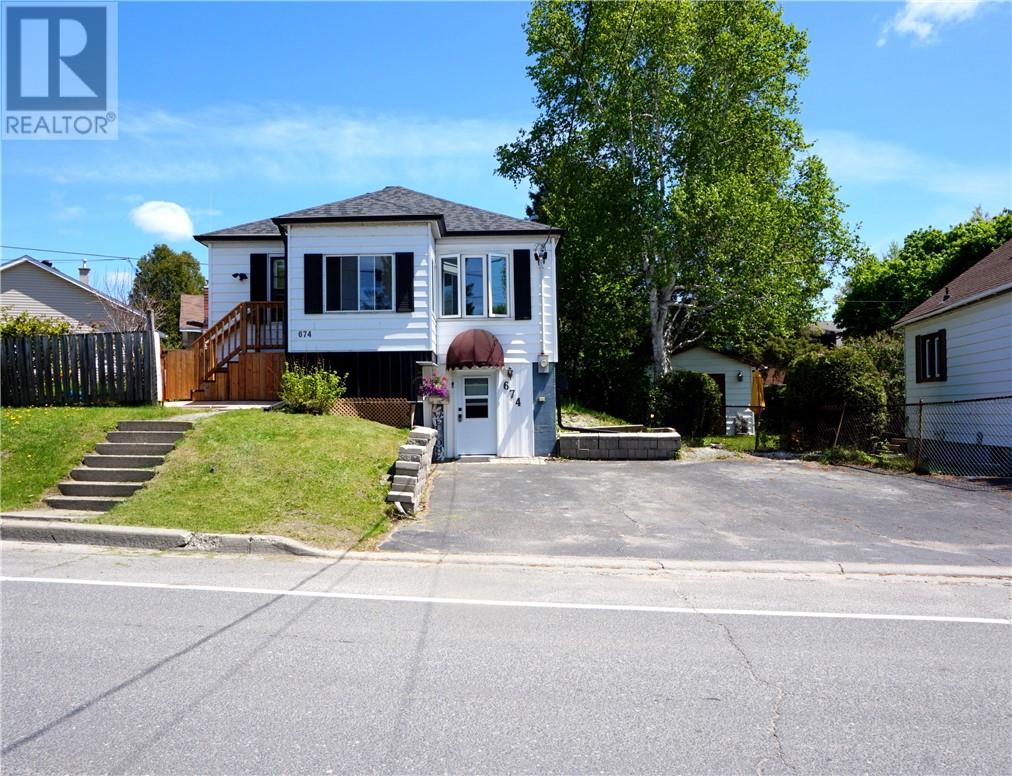 674 Charlotte Street, Sudbury, ON, P3E4C2