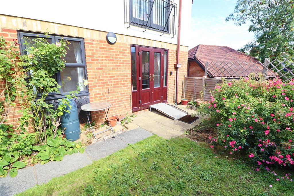 Additional image 13 of 2 bed flat for saleSlade Court, Watling Street, Radlett WD7