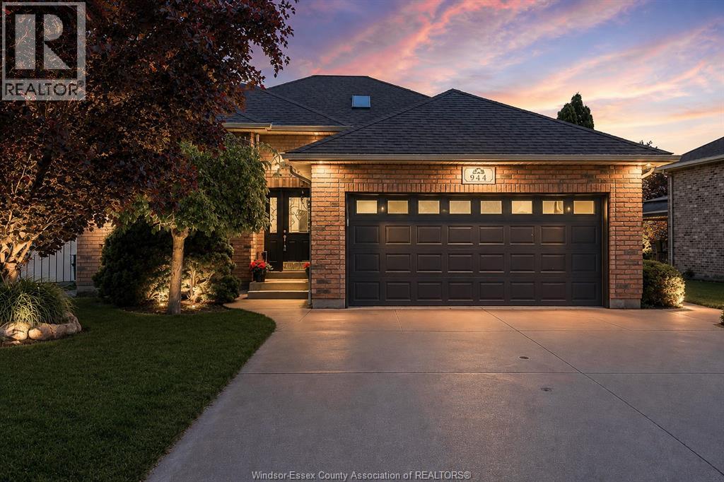 944 Imperial Crescent, Windsor, ON, N9G2T2