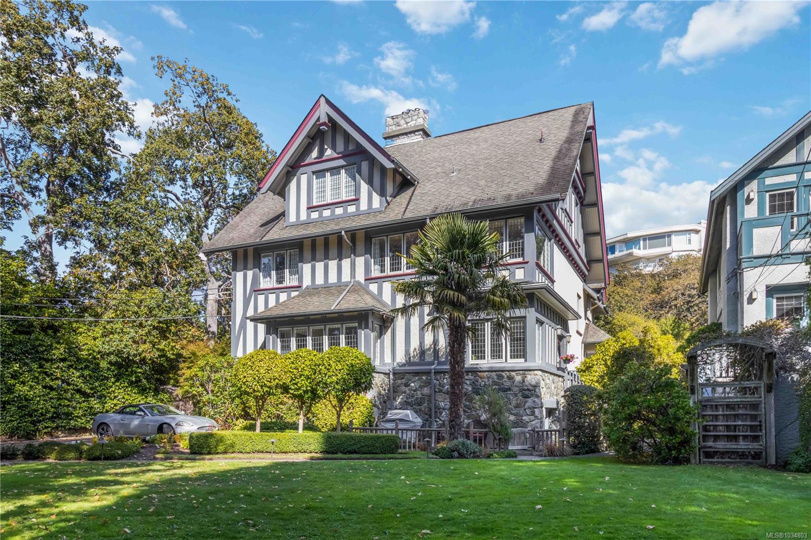#F-349 Foul Bay Road, Victoria, BC, V8S 4G6