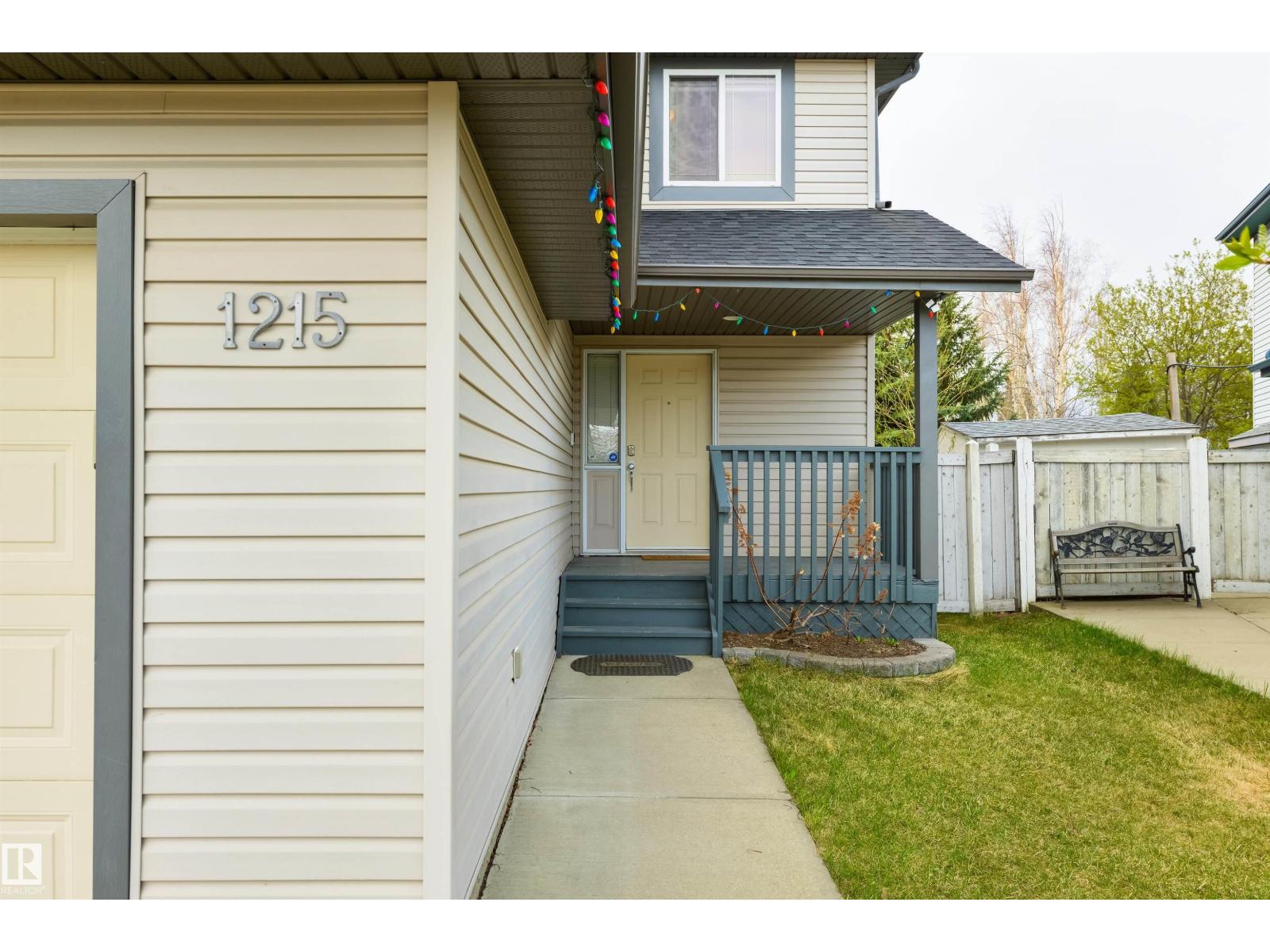 1215 Ormsby Lane NW, Edmonton, AB, T5T6R2 photo 3