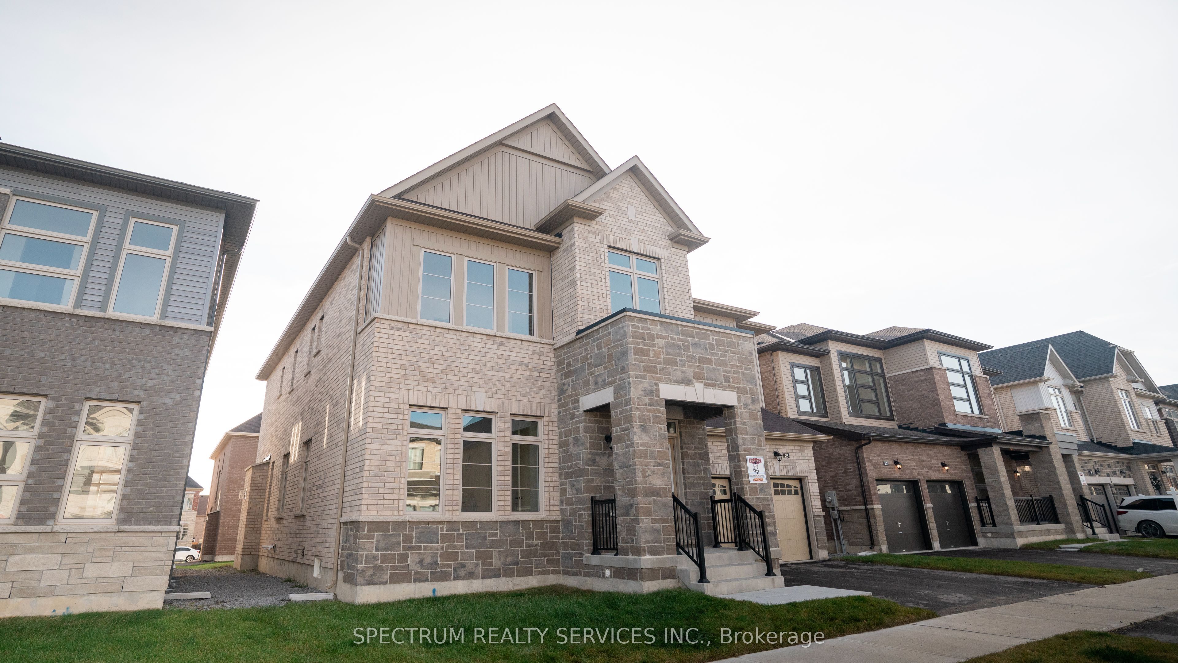 23 Lorrain Hand Crescent, Georgina, ON, L4P 0T2 photo 3