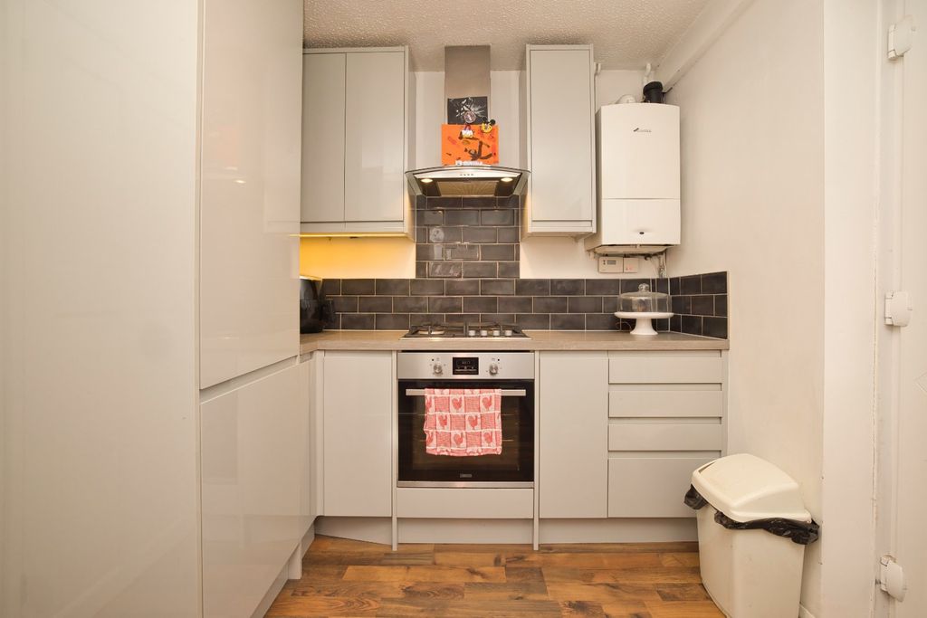 Additional image 6 of 3 bed semi-detached house for salePrestedge Avenue, Ramsgate, Kent CT11