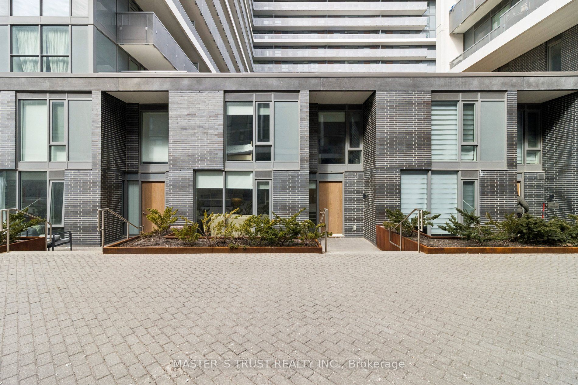 TH109-160 Flemington Road E, Toronto, ON, M6A 0A9