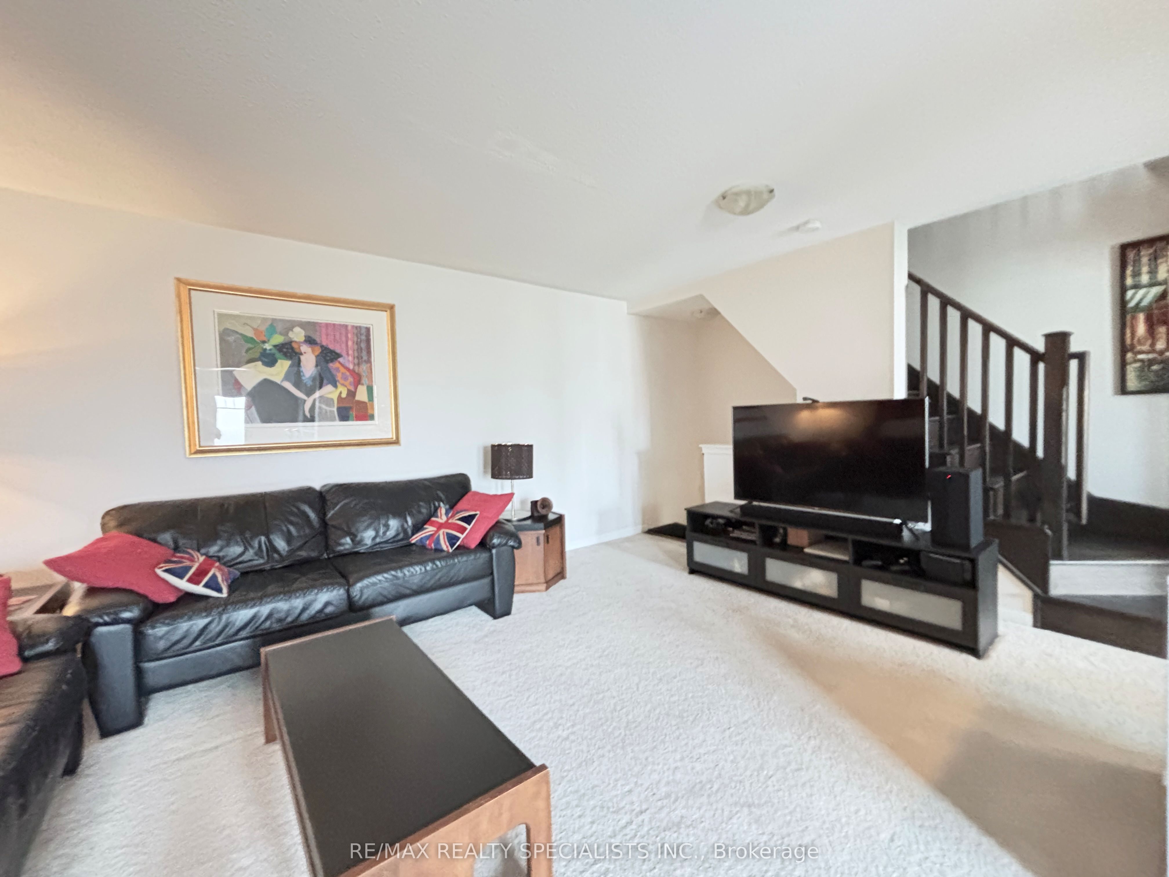 230 Mortimer Crescent, Milton, ON, L9T 8N7 photo 4