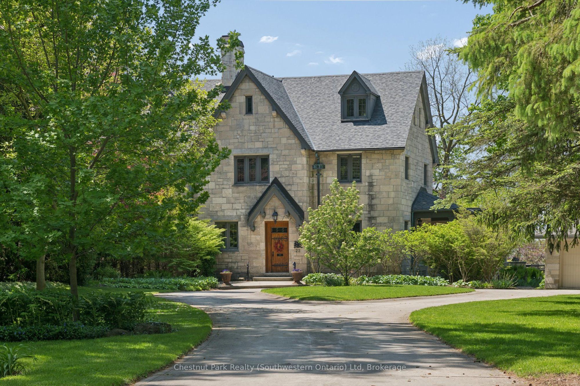 22 Stuart Street, Guelph, ON, N1E 4S4