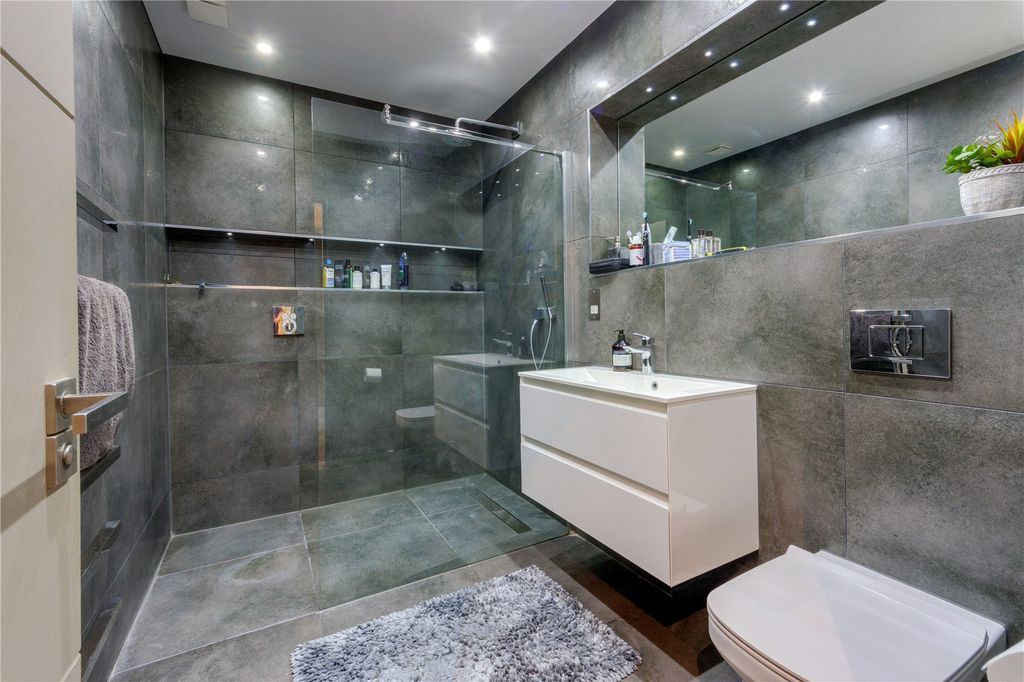 Additional image 18 of 6 bed detached house for saleThe Grove, Radlett, Hertfordshire WD7