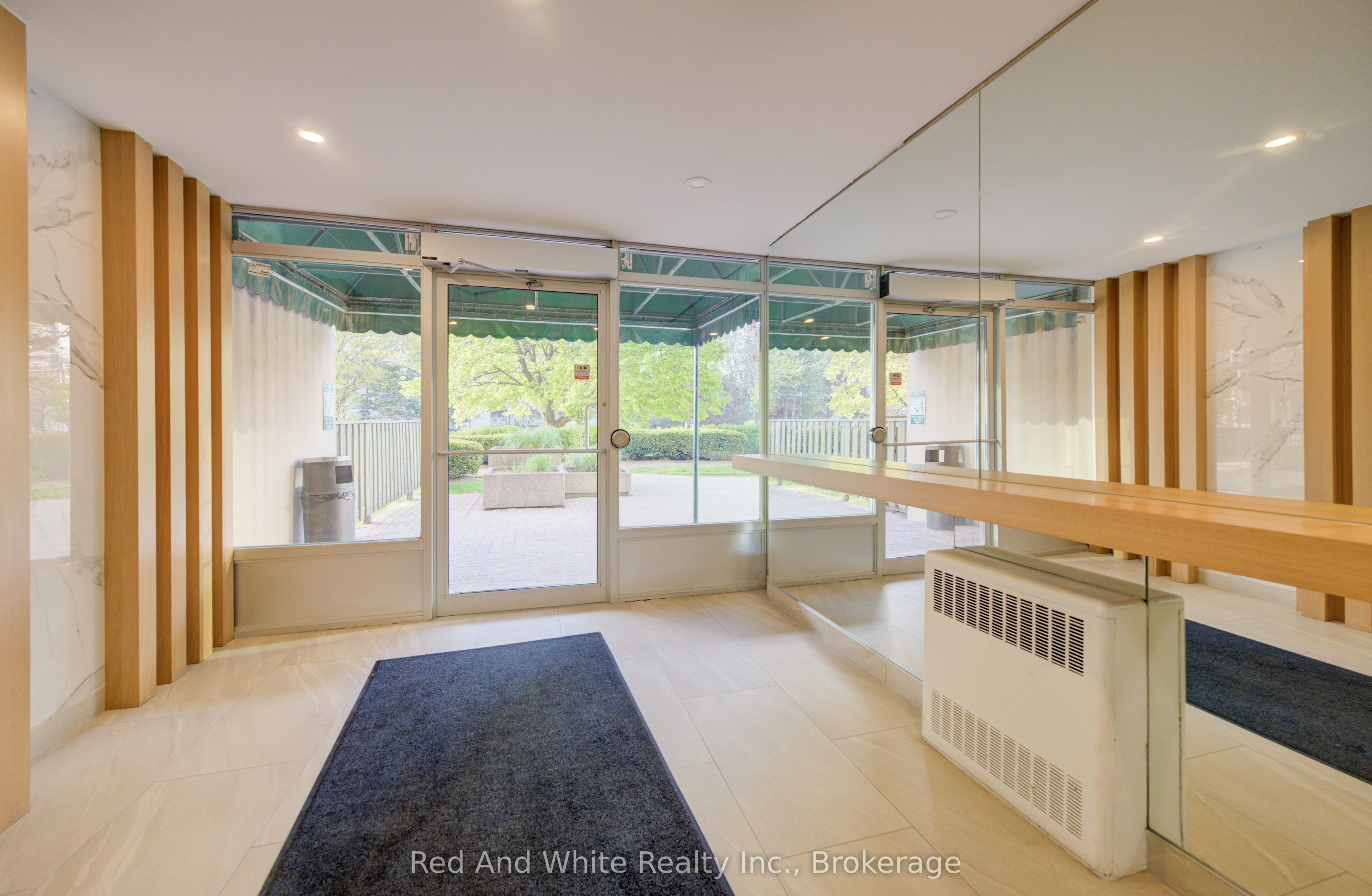 2013-3590 Kaneff Crescent, Mississauga, ON, L5A 3X3 photo 5