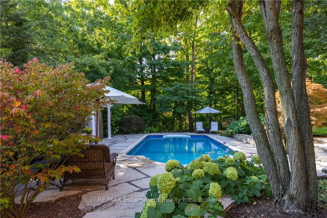 1285 Beaufort Drive, Burlington, ON, L7P 4V9 photo 3