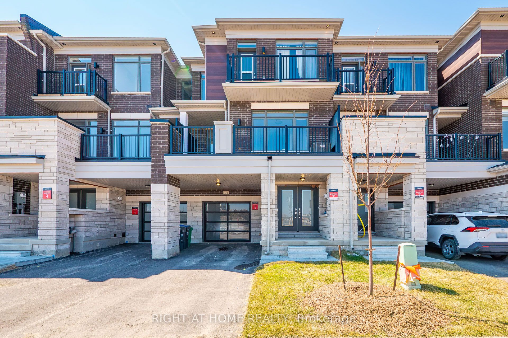 24 Monreau Drive, Brampton, ON, L7A 5M1