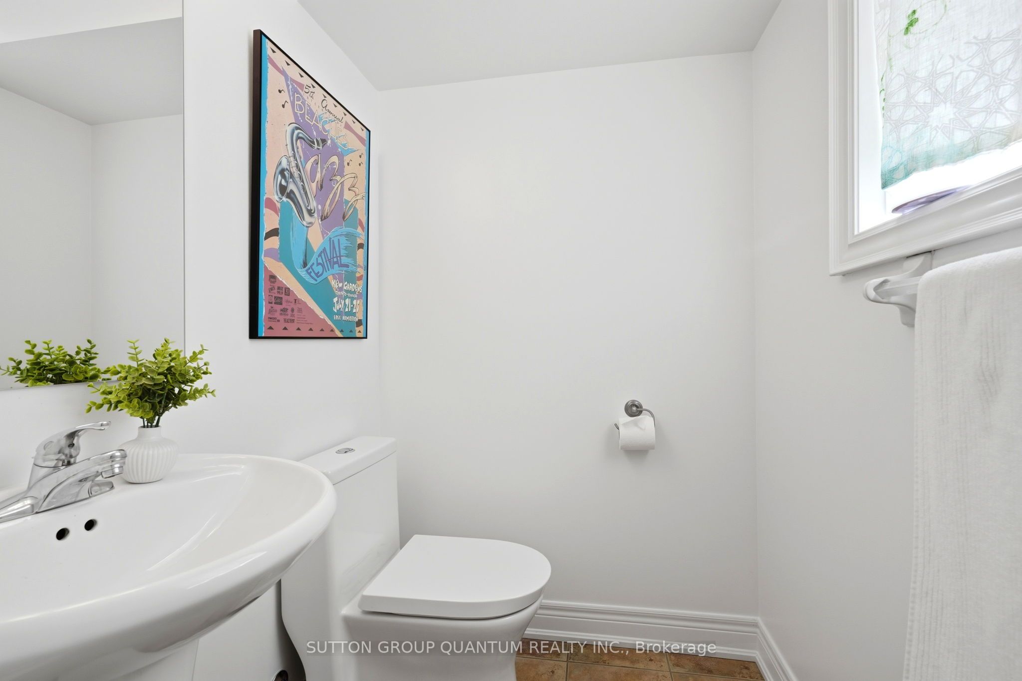 2268 Gerrard Street E, Toronto, ON, M4E 2E1 photo 3