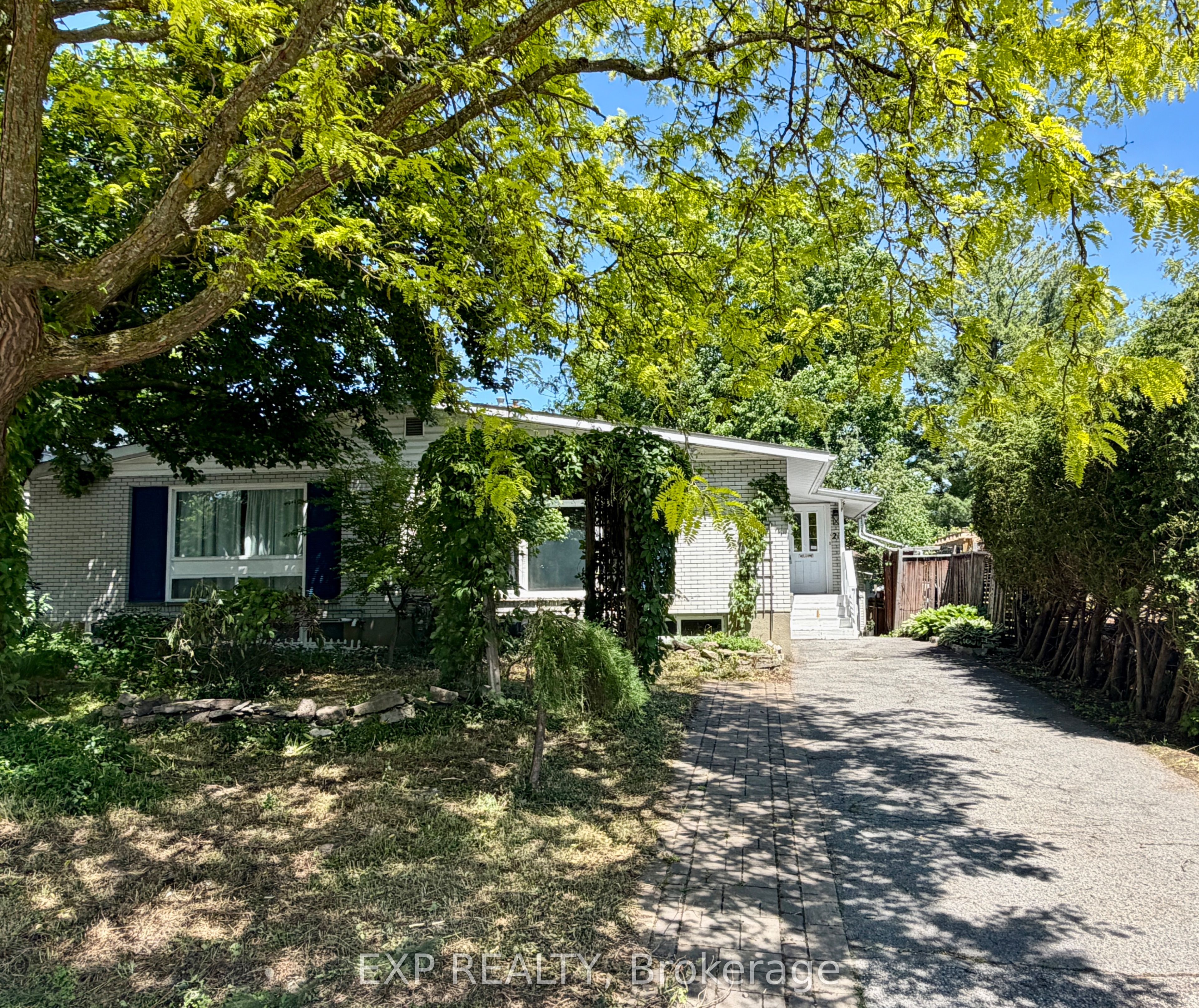 Additional image 2 of 21 Southview Crescent, Ottawa, ON, K2E 5R4
