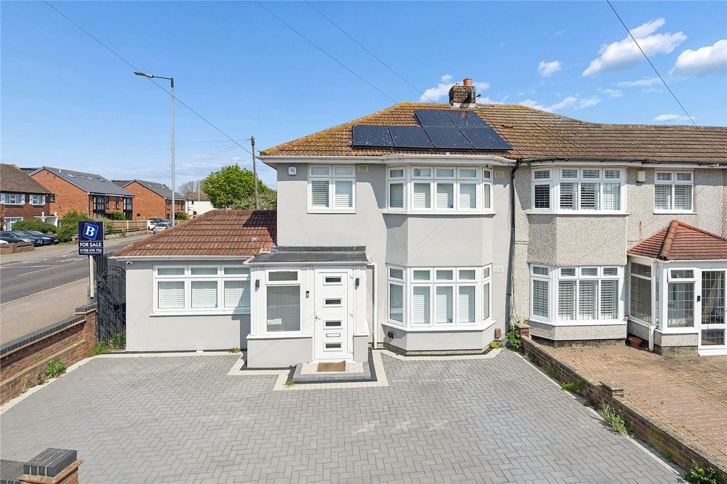 4 bed semi-detached house for saleSimpson Road, Rainham RM13