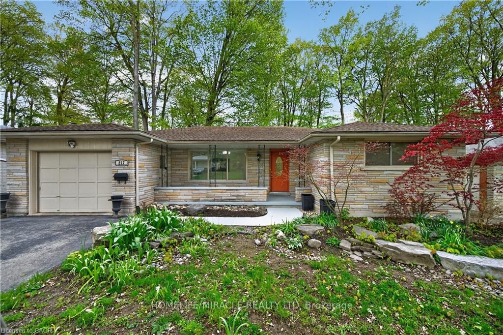 Additional image 3 of 217 Pinegrove Crescent, Waterloo, ON, N2L 4V2