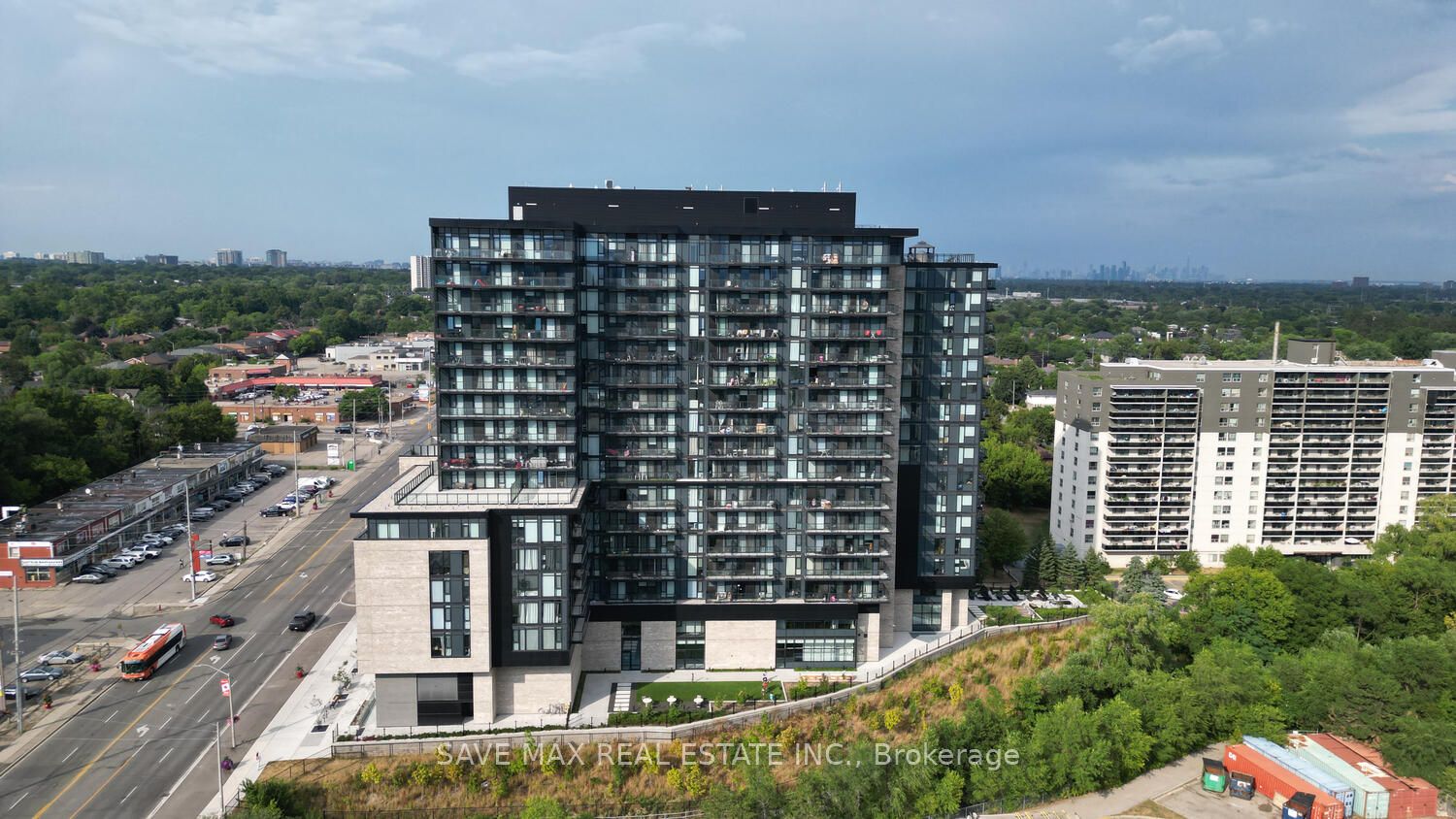 916-86 Dundas Street E, Mississauga, ON, L5A 1W4