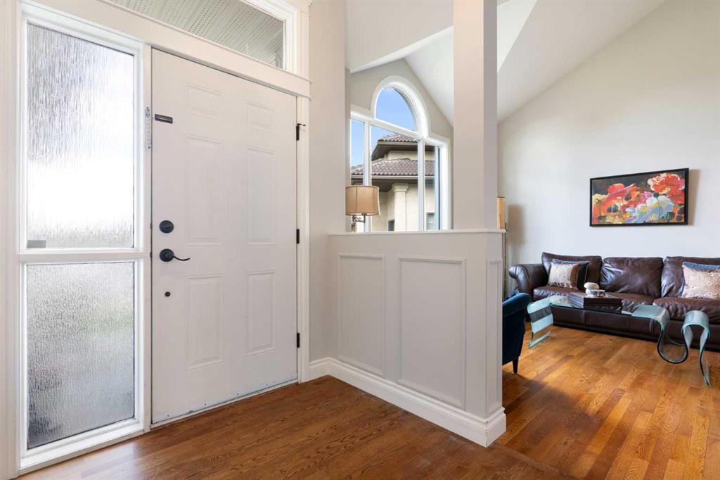 476 Silvergrove Gardens NW, Calgary, AB, T3B4S8 photo 4