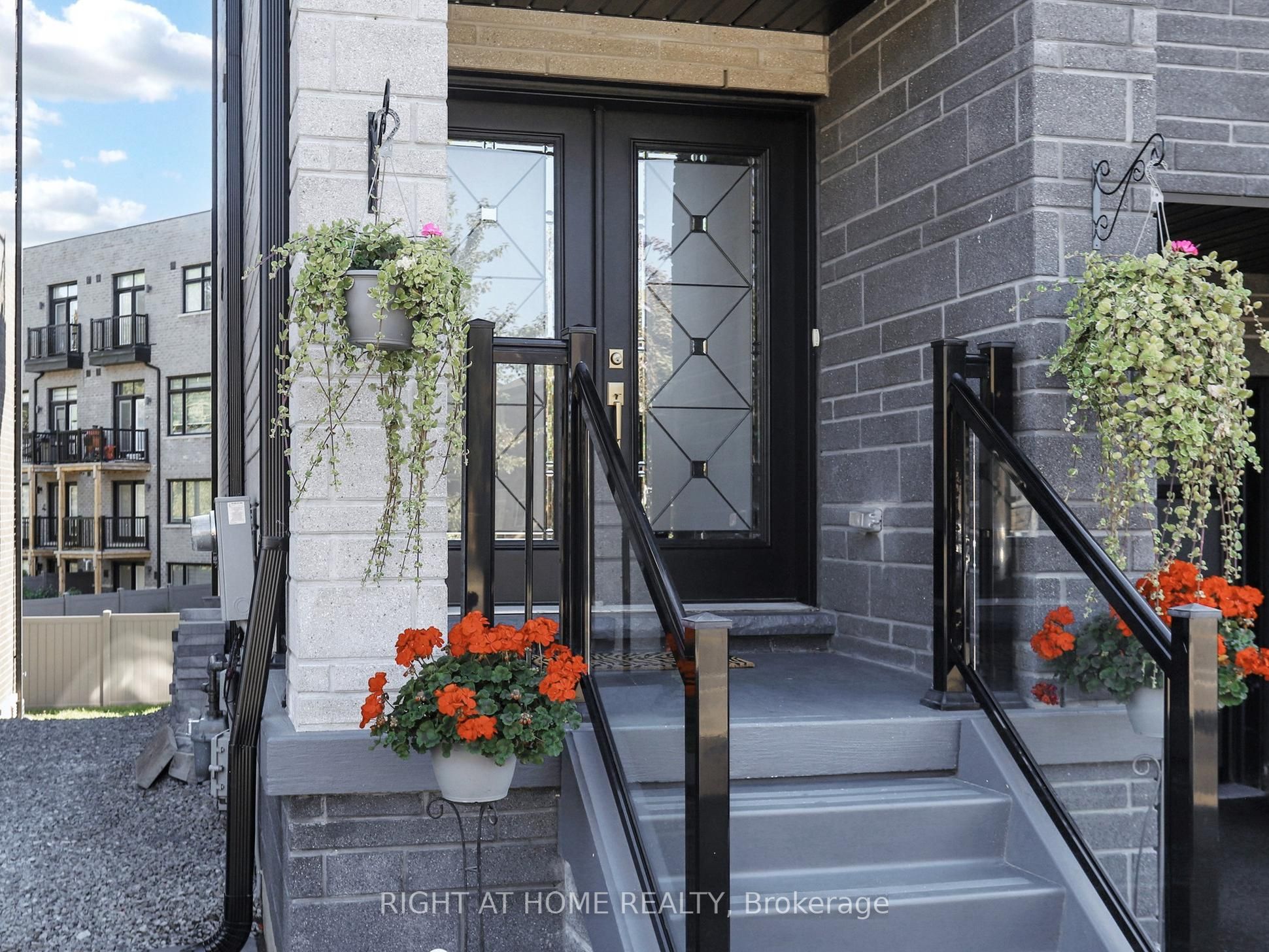 163 Lebovic Campus Drive, Vaughan, ON, L6A 5A1 photo 2