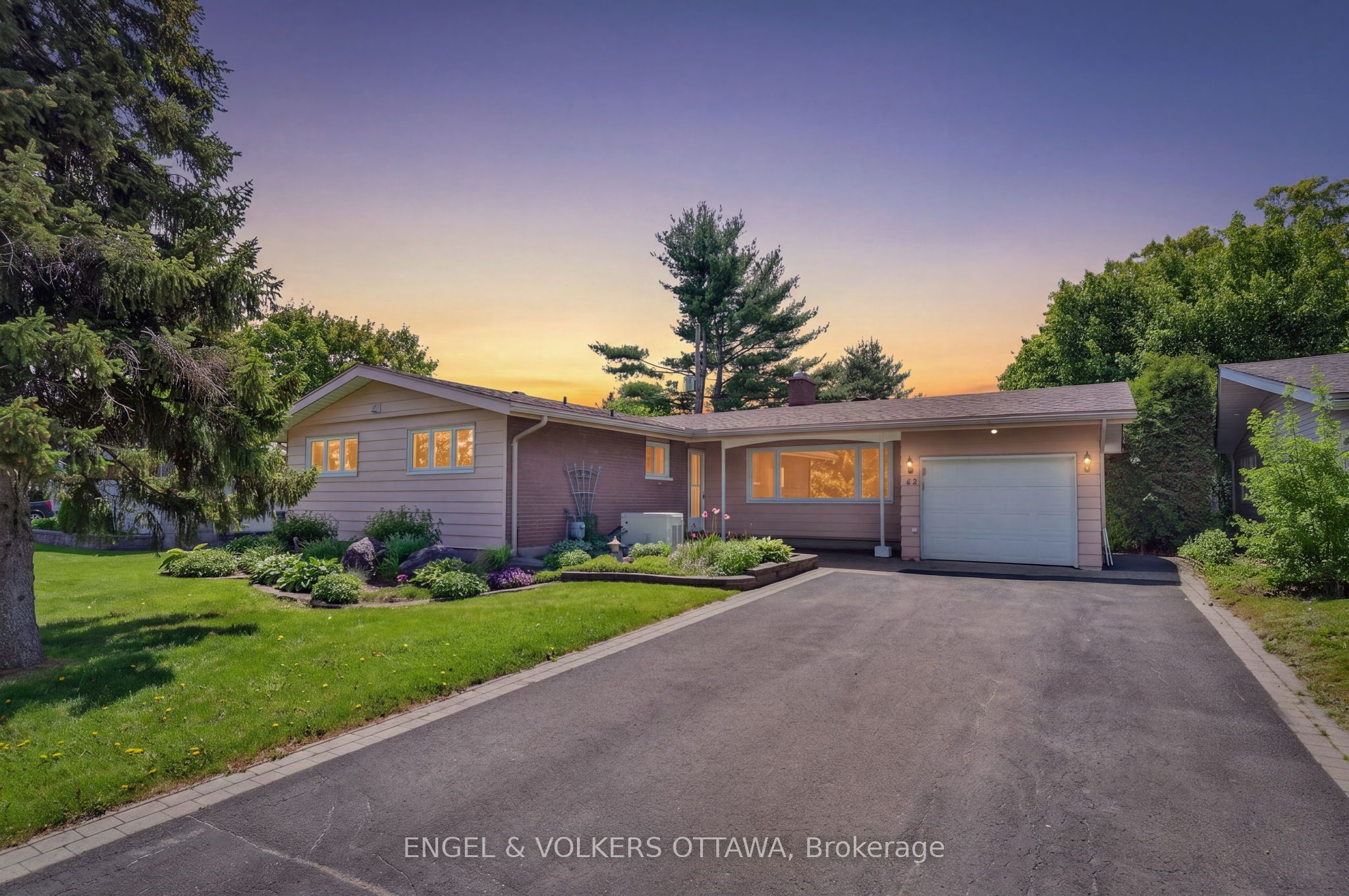 62 Wigan Drive, Ottawa, ON, K2E 6L1