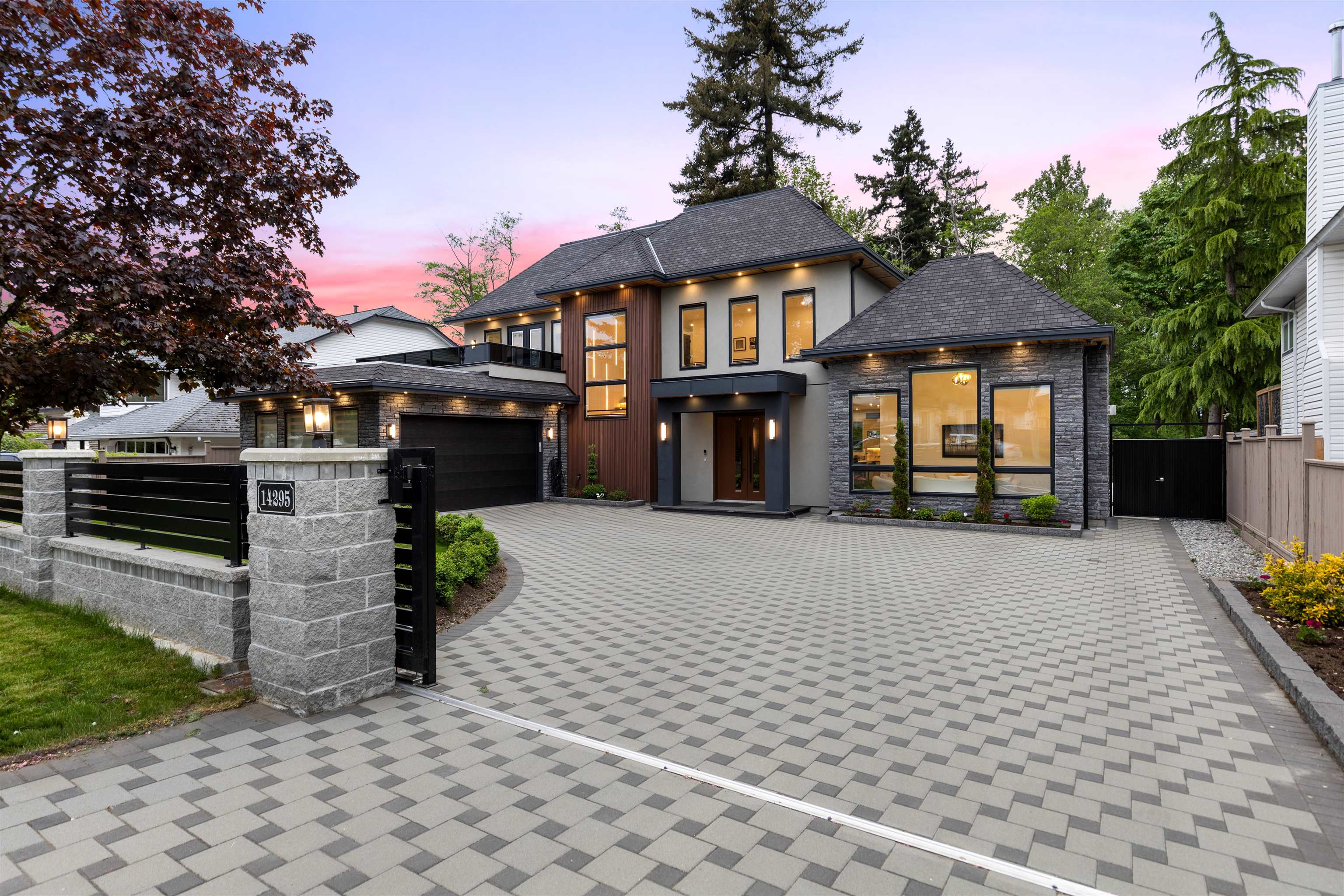 14295 73a Avenue, Surrey, BC, V3W 2R9