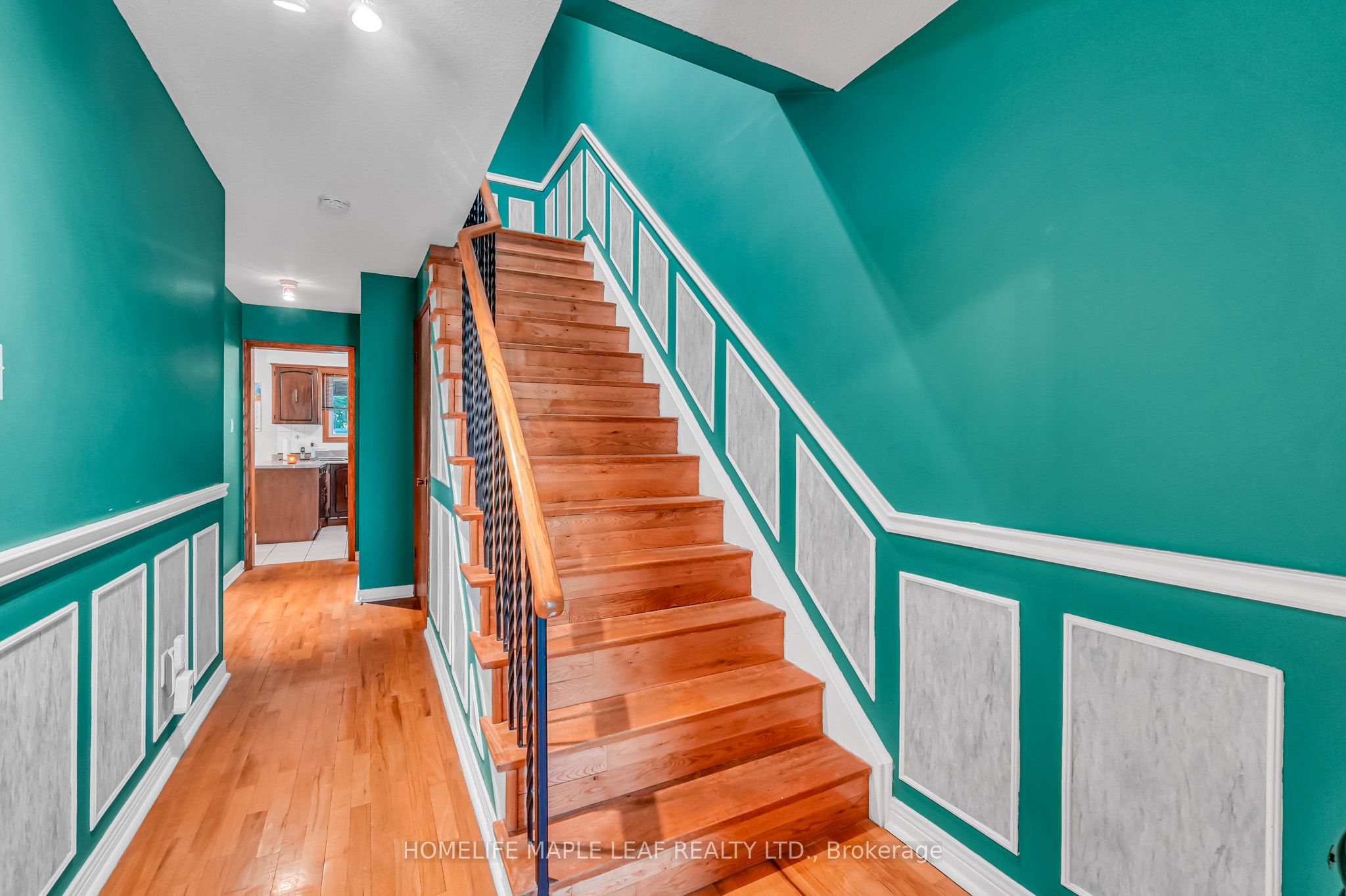 Additional image 4 of 14 Manitou Crescent, Brampton, ON, L6S 2Z8