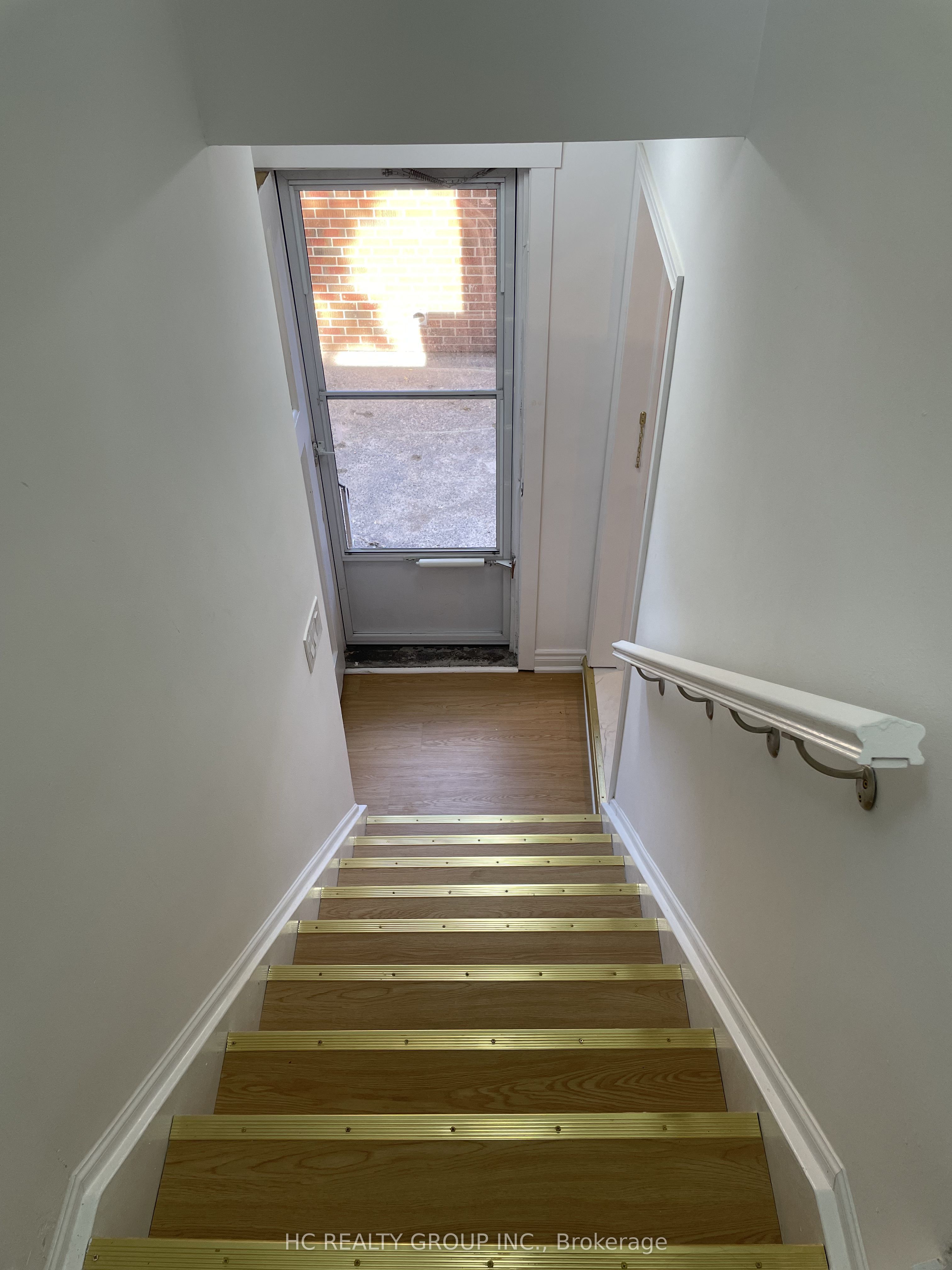Upper-48 Torrens Avenue, Toronto, ON, M4K 2H8 photo 3