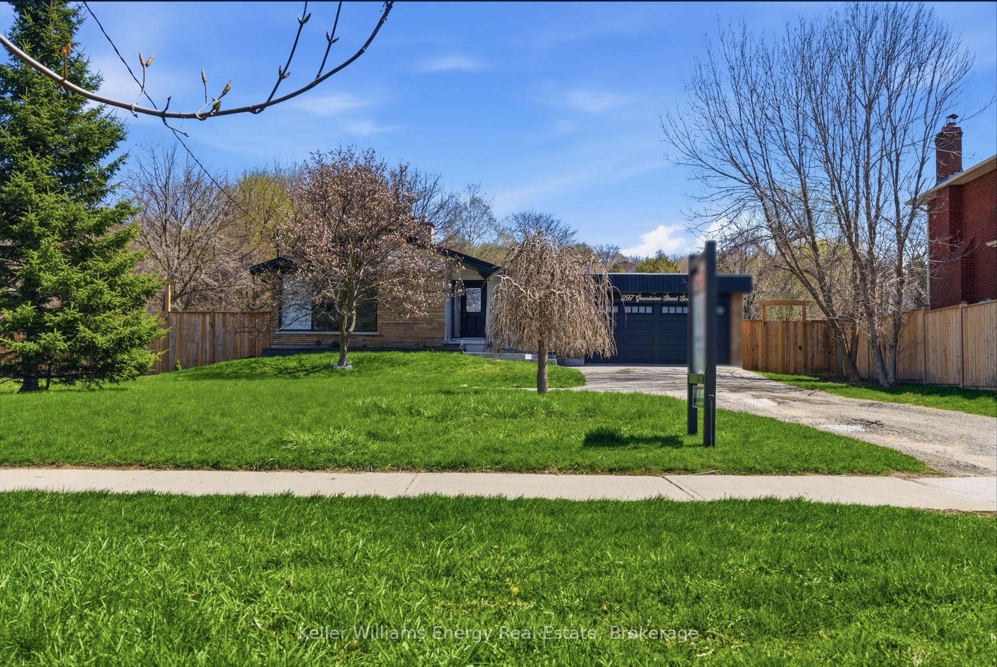 297 Grandview Street S, Oshawa, ON, L1H 7C6