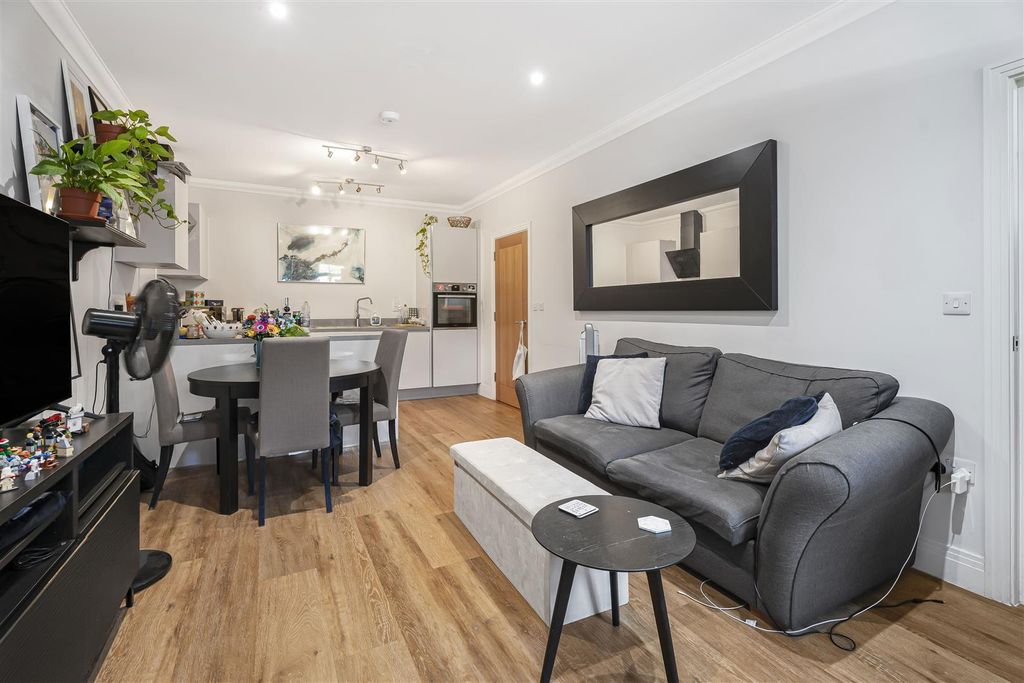 Additional image 4 of 1 bed flat for saleWatling Street, Radlett WD7