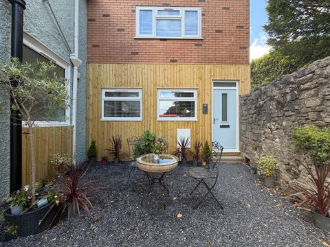 West Cross Avenue, Swansea SA3
