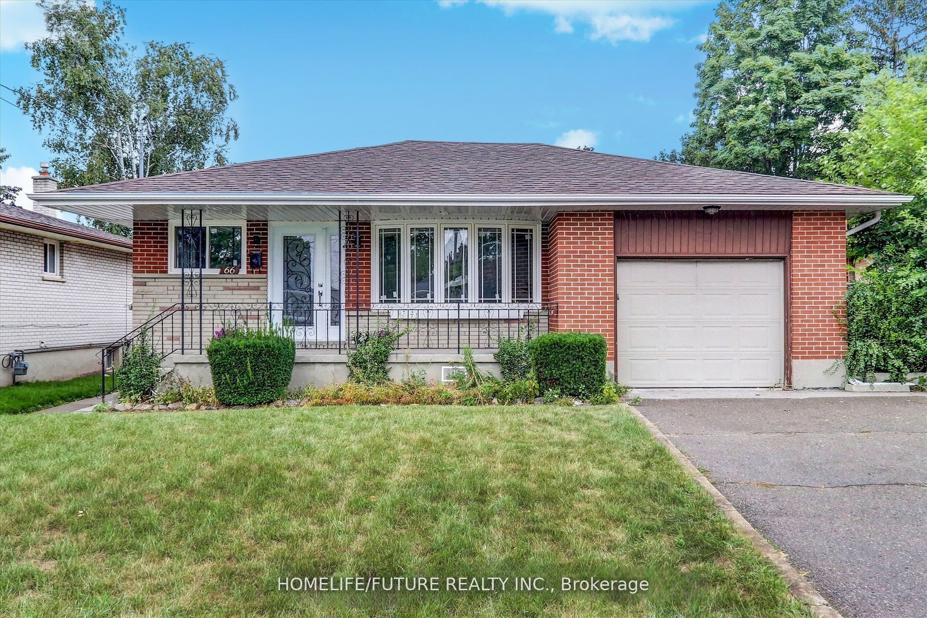 Main-66 Valdez Court, Oshawa, ON, L1J 5W9