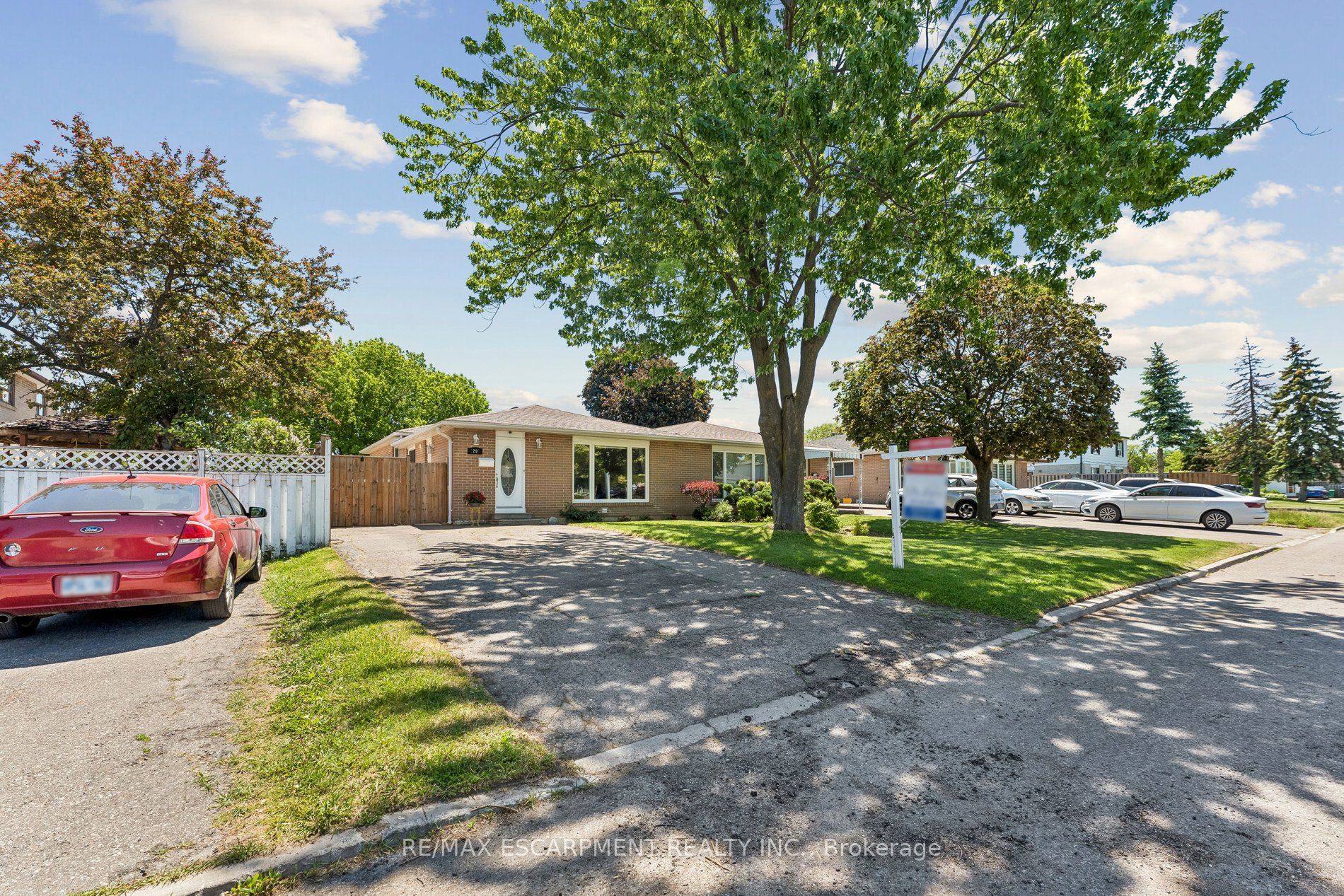 29 Deeside Crescent, Brampton, ON, L6T 3L8 photo 3