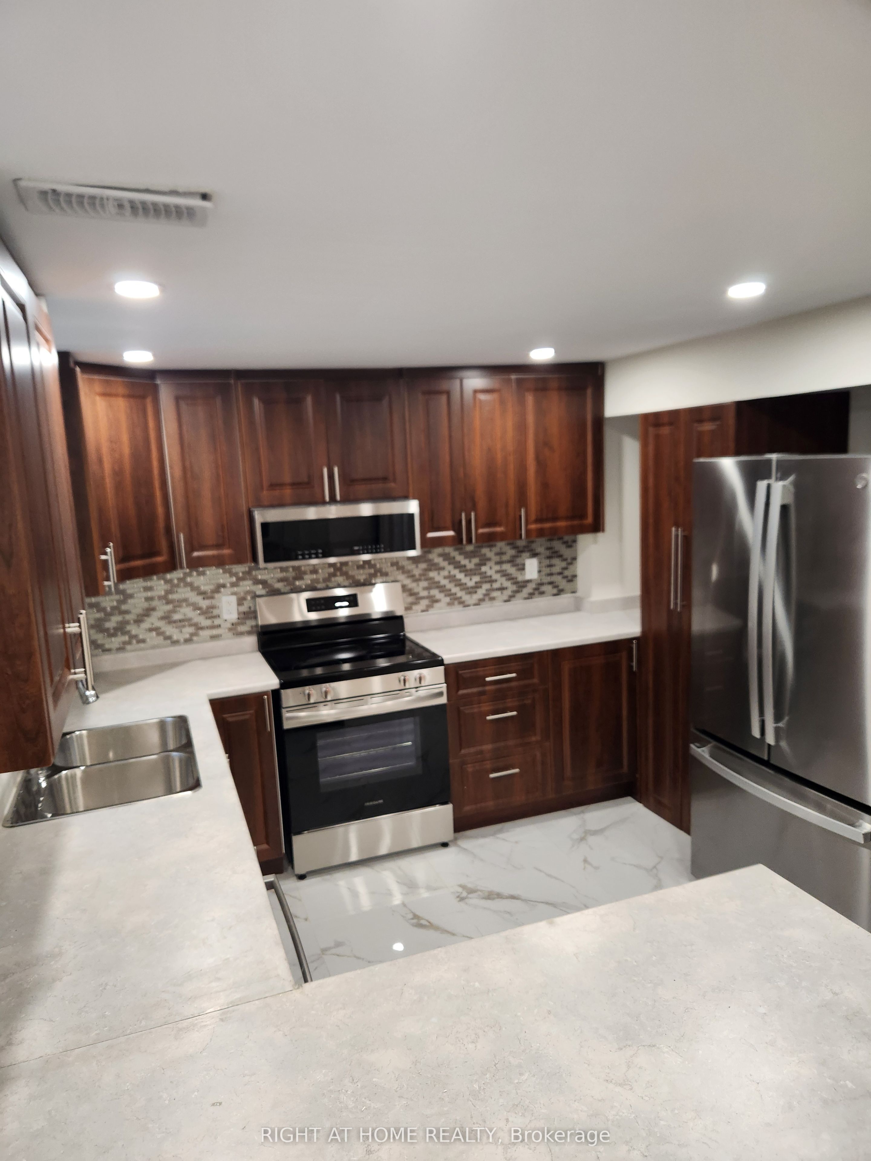 Additional image 2 of Basement-62 Pineway Place, Brampton, ON, L6S 5S4