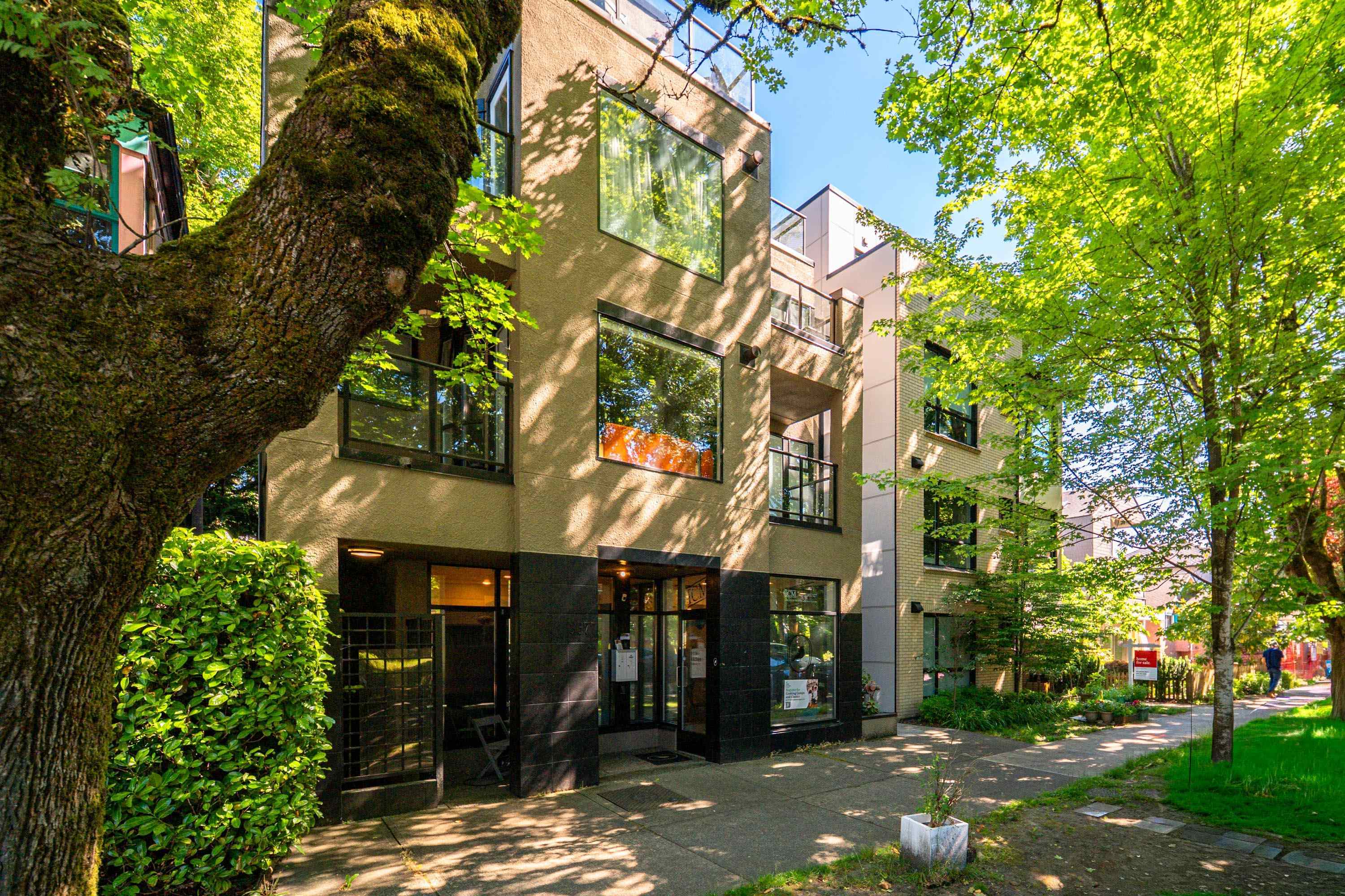 202-3673 11th Avenue W, Vancouver, BC, V6R 2K4