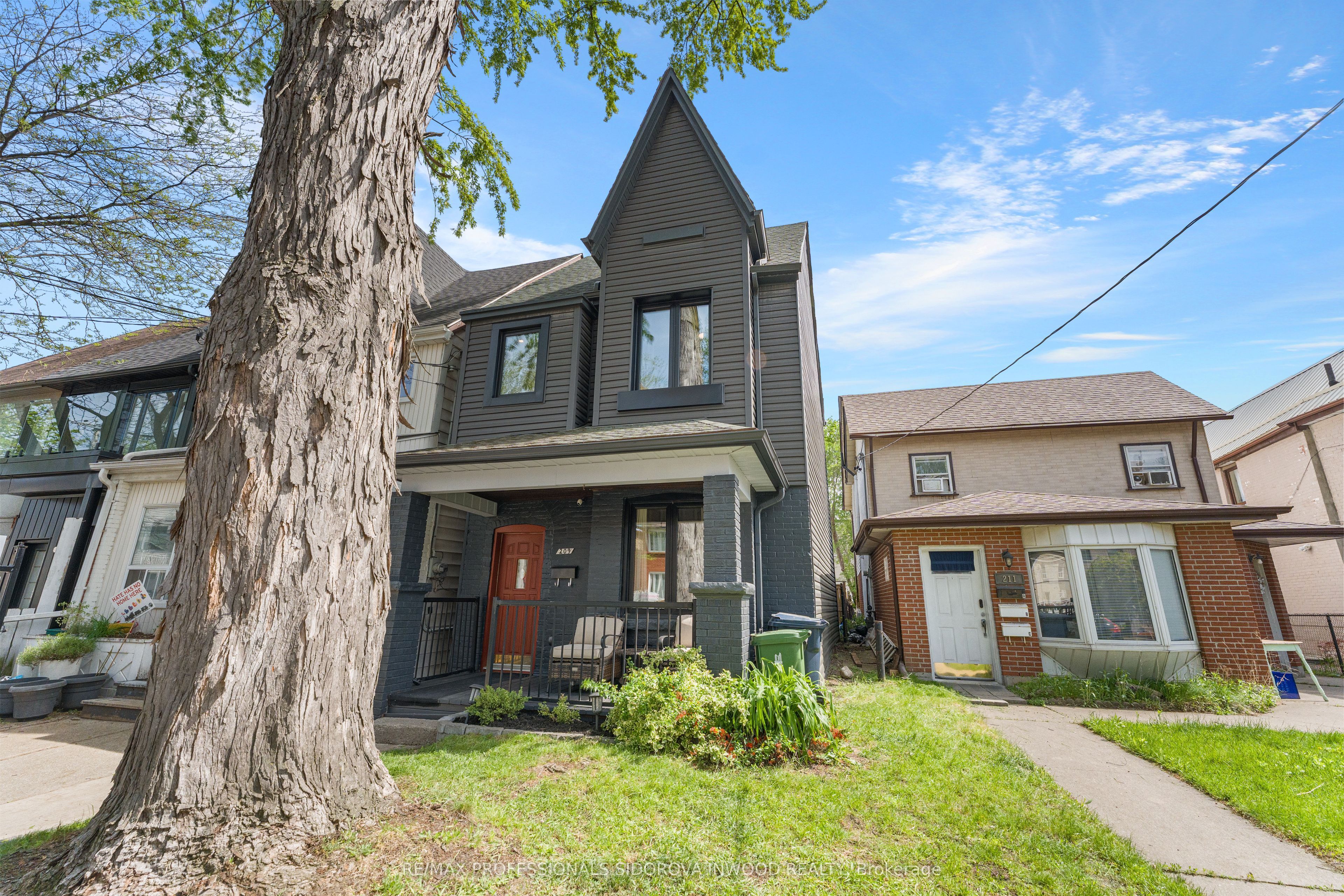 209 Maria Street, Toronto, ON, M6P 1W6