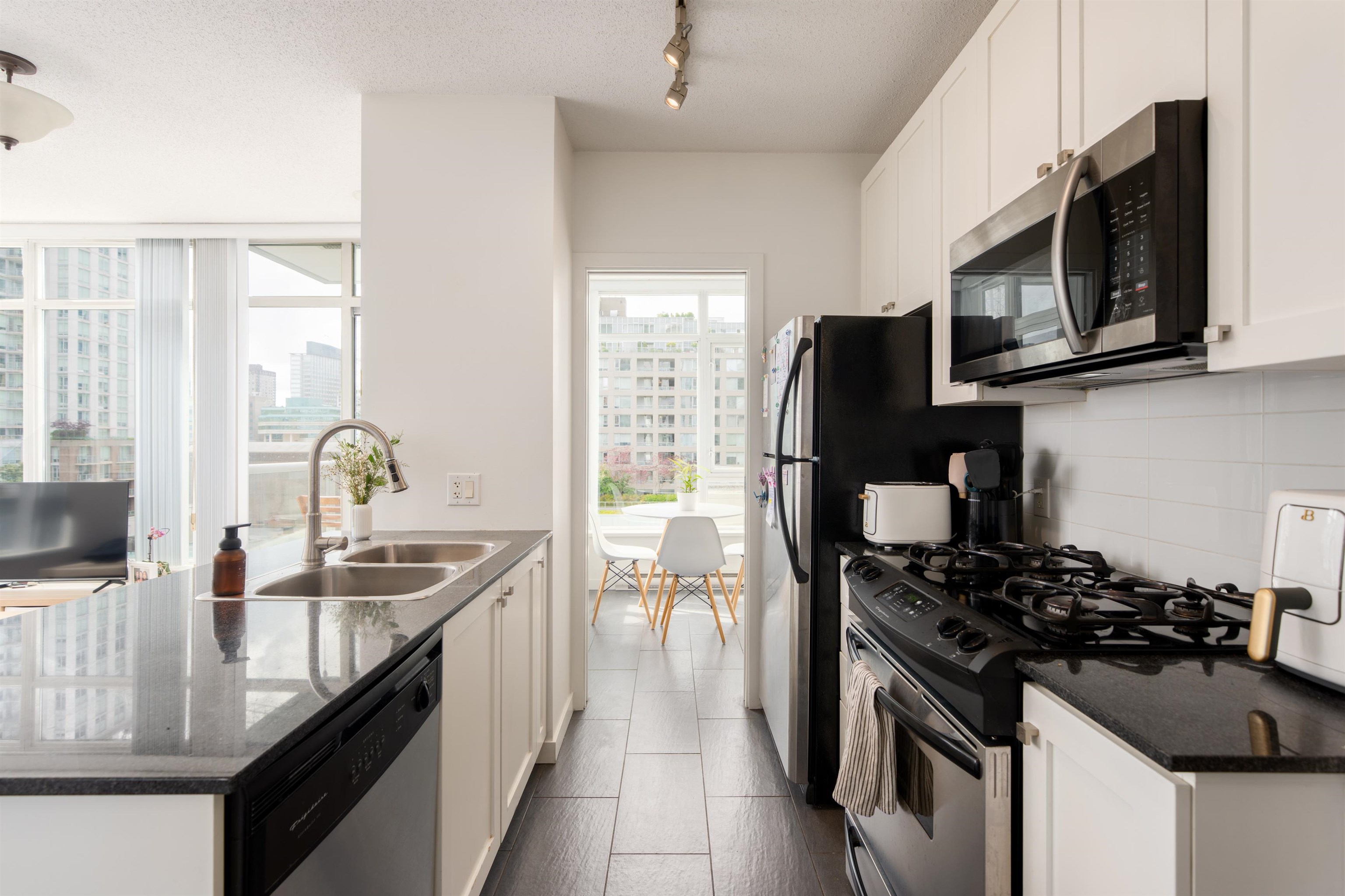 Additional image 5 of 801-480 Robson Street, Vancouver, BC, V6B 1S1