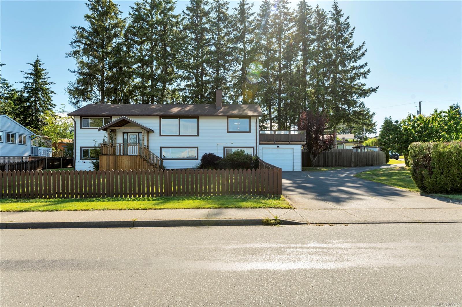 1048 Galerno Road, Campbell River, BC, V9W 1J3