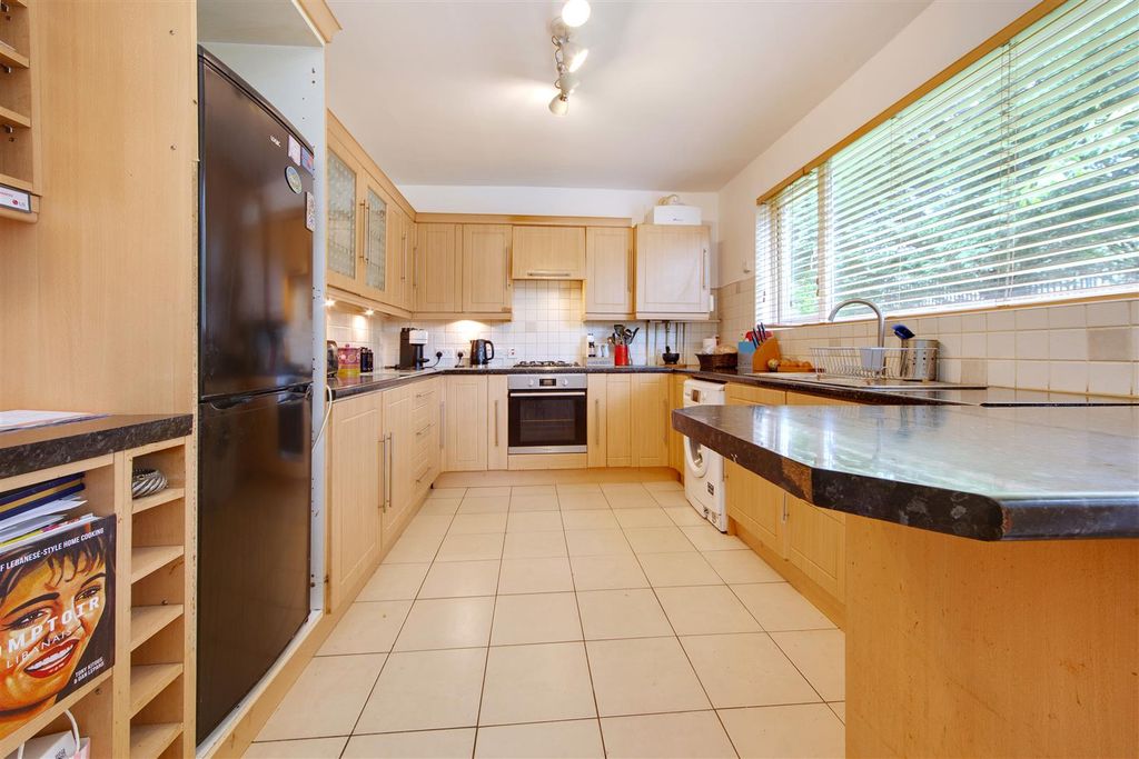 Additional image 10 of 1 bed flat for saleBrook Court, Watling Street, Radlett WD7