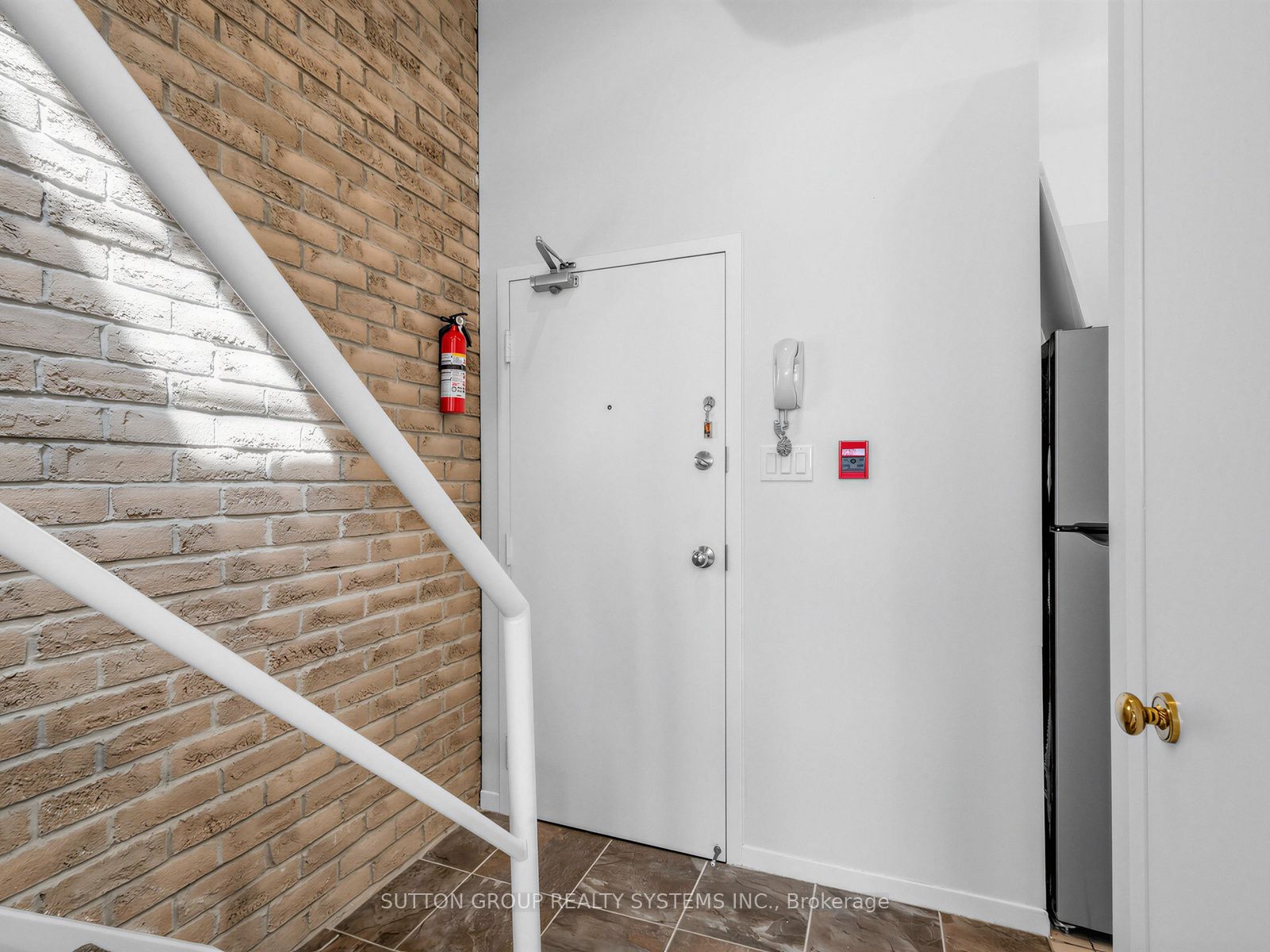 5-6 Bartlett Avenue W, Toronto, ON, M6H 3E7 photo 3