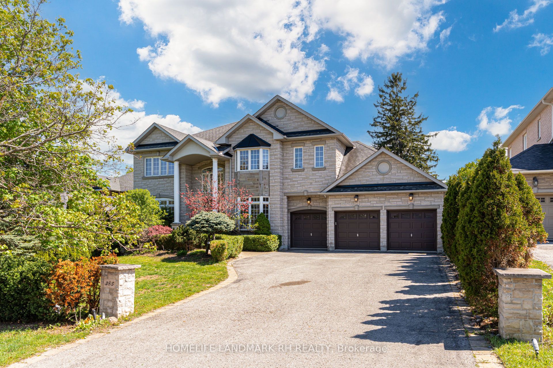 385 Kennedy Street W, Aurora, ON, L4G 5M6 photo 2