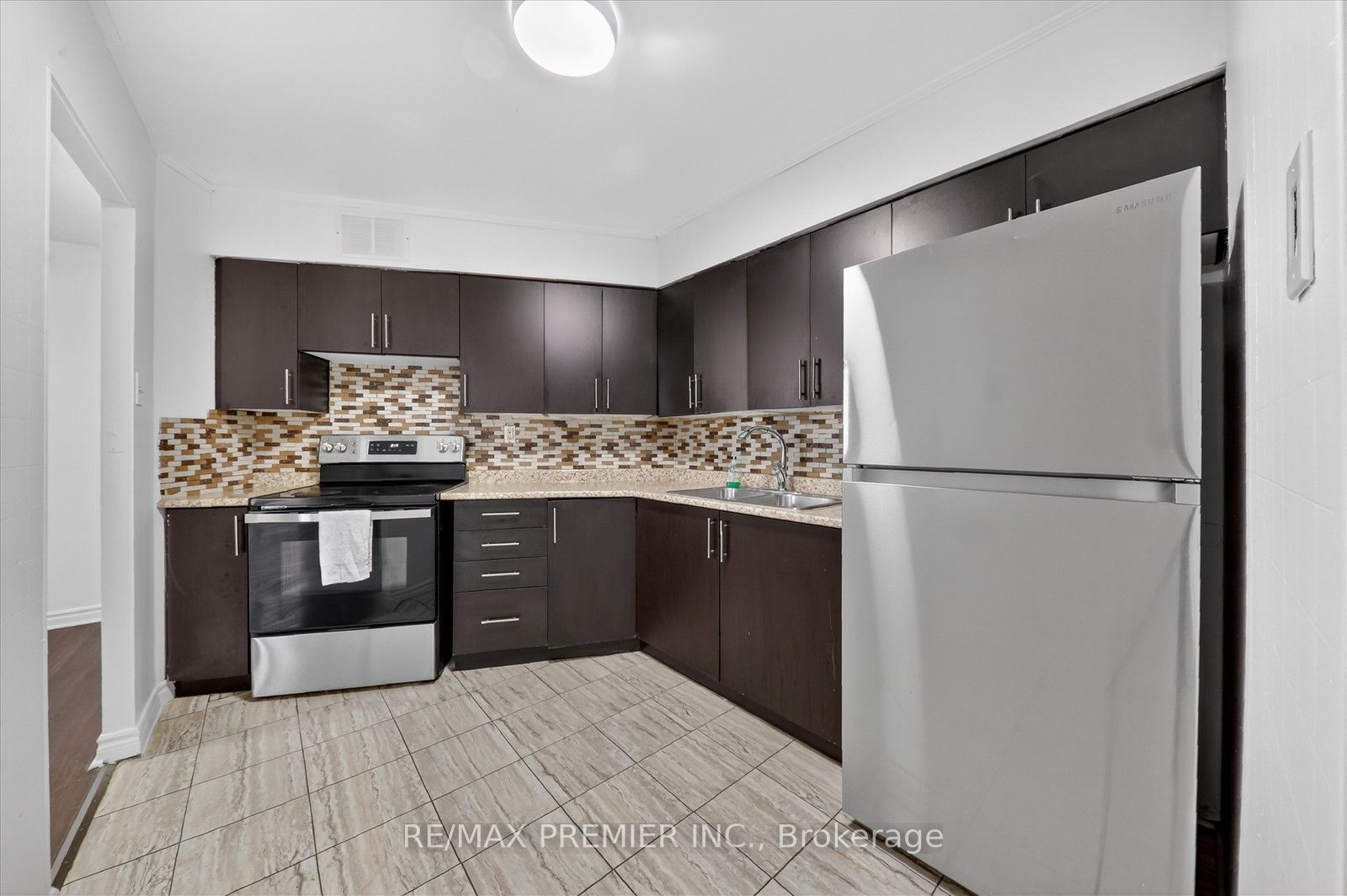 Additional image 3 of 712-3555 Derry Road E, Mississauga, ON, L4T 1B2
