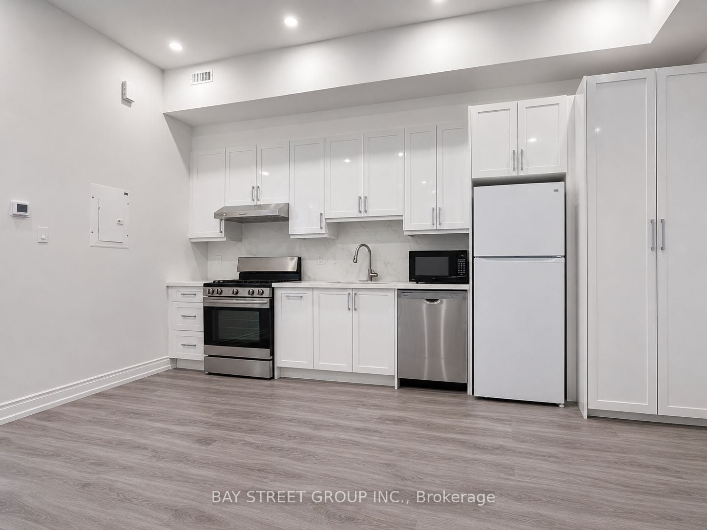 C-442 Spadina Avenue, Toronto, ON, M5T 2G8